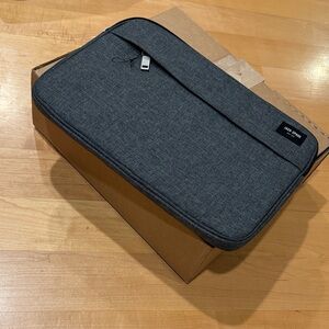 Jack Spade 13” Gray Laptop tablet Sleeve with Front Pocket